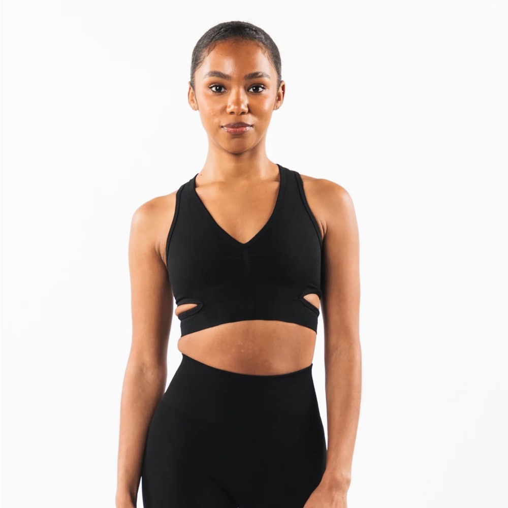 Alphalete amplify stratus bra, black size m